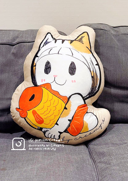 HipsterCreamy’s illustration Cushion - Cat and Fish